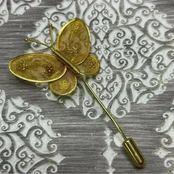 Vintage Gold Tone Filagree Butterfly Pin Brooch - Picture 1 of 3